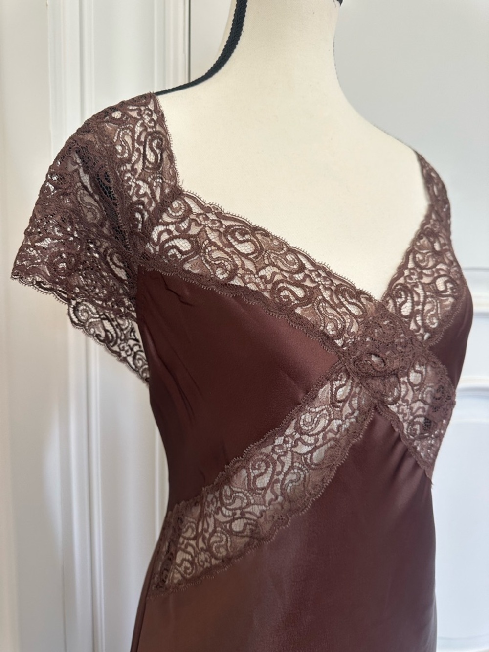 Valentino Neiman Marcus NWOT Vintage Brown Satin Lace Slip Dress & Robe (Medium) - Picture 2 of 10
